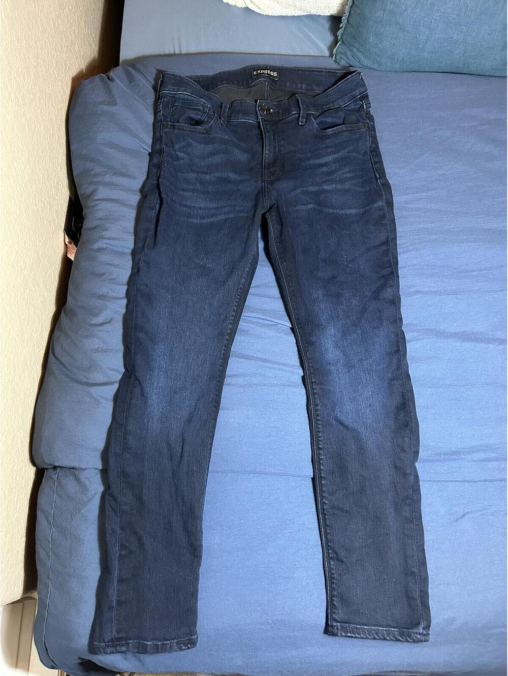 Express Super Soft Super Skinny Mid Rise Dark Wash Jeans Size 10